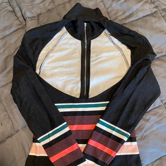 Open back Zip Workout Jacket - Picture 3 of 7